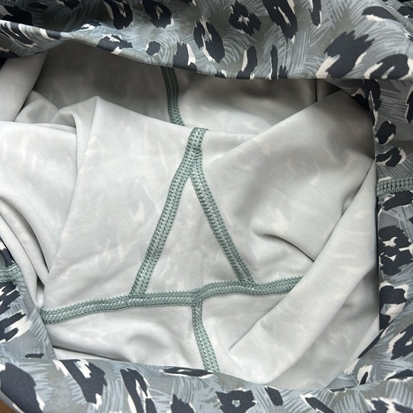 Varley Leopard Cheetah Print Leggings Small Gray Green Black White Animal Print - Picture 13 of 15